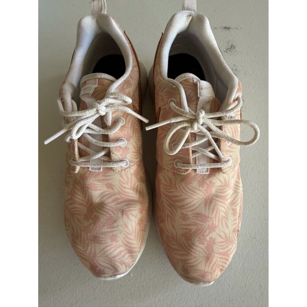 Nike Peach-Patterned Low-Top Sneakers